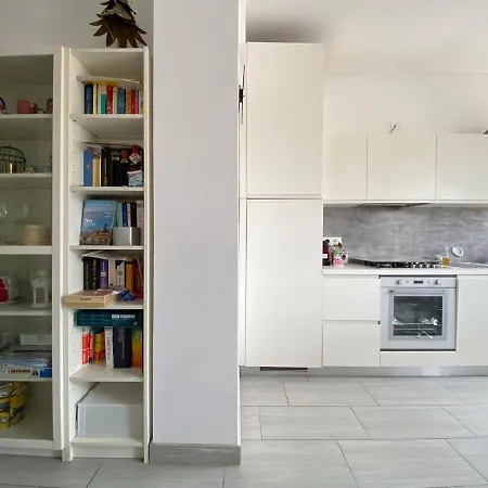 Apartment Pietro Al Mare Finale Ligure